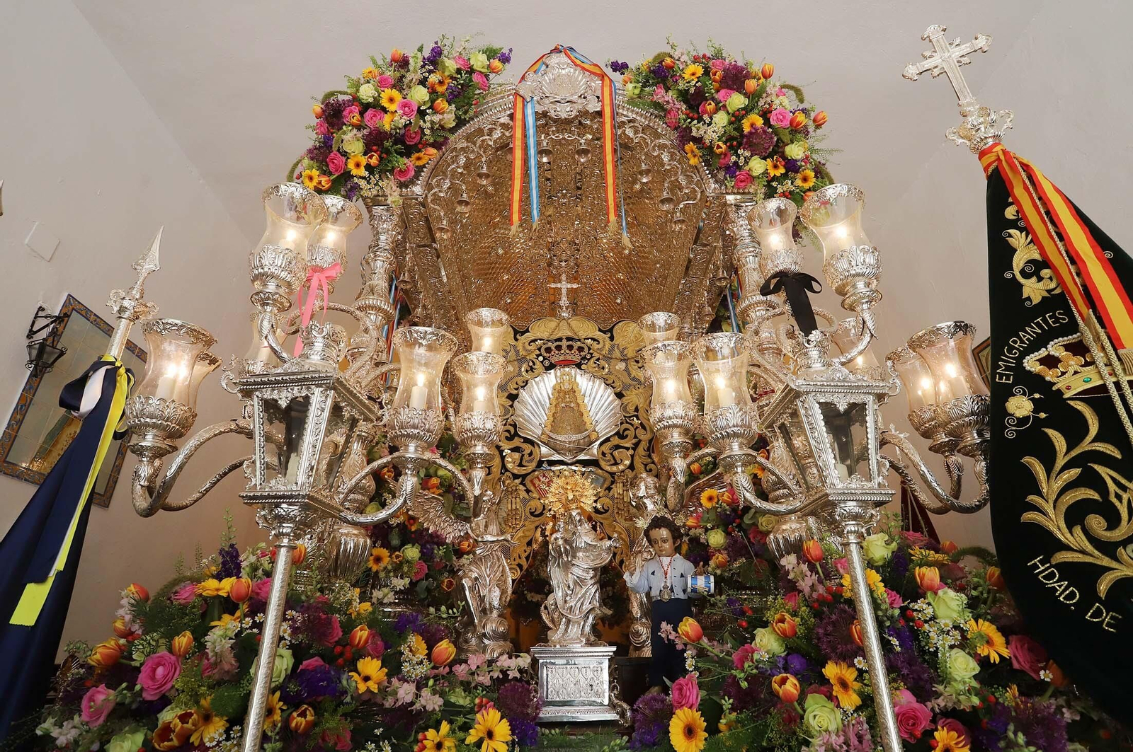 Imágenes del ambiente El Rocío y en Casas de Hermandades