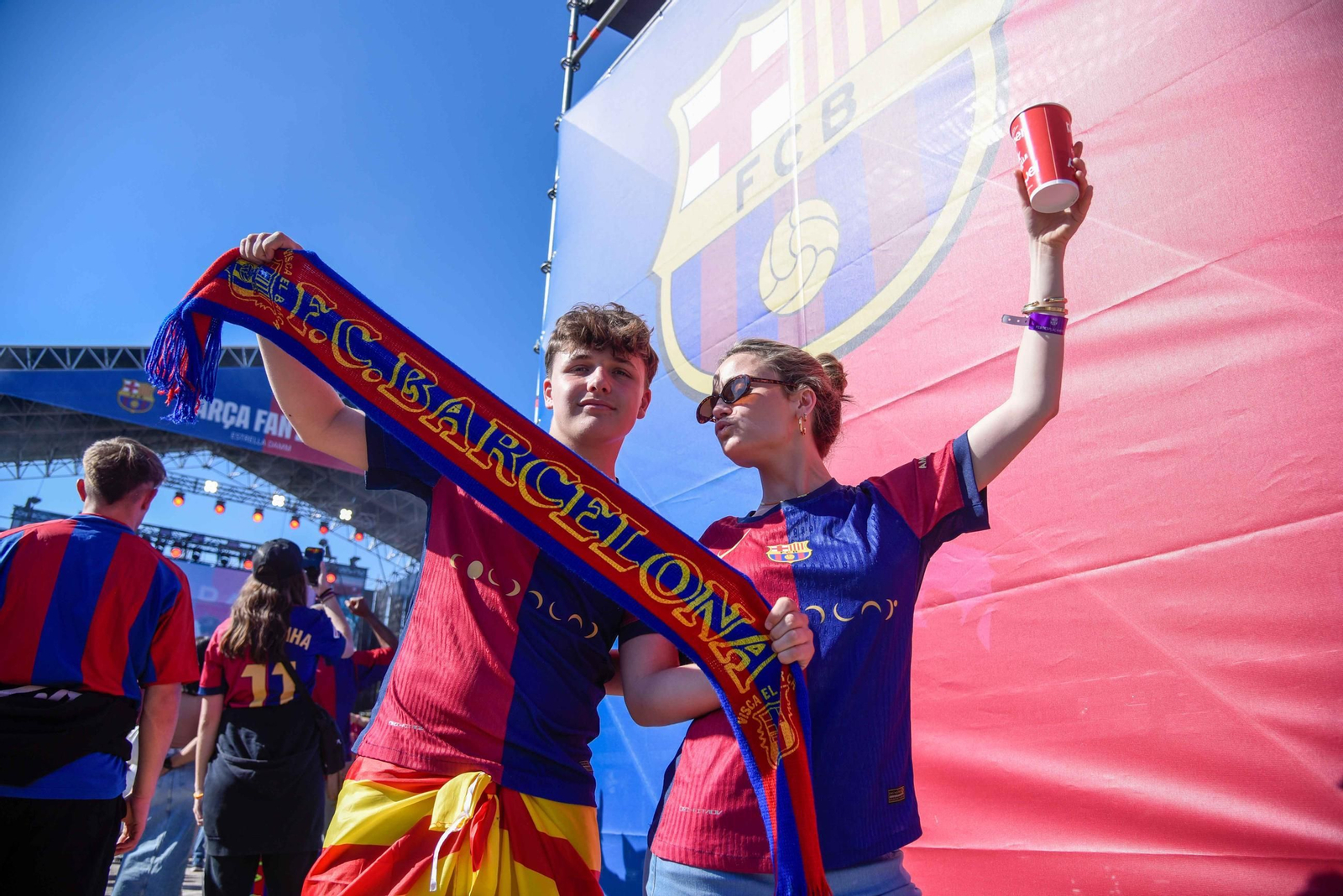 Ambiente en la Fan Zone del Barcelona