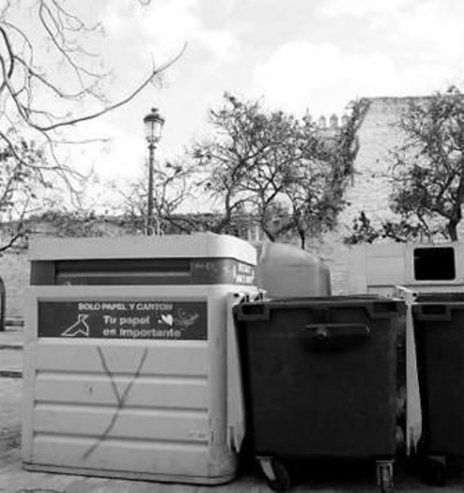 Una de las pocas isletas ecológicas del centro, junto al Castillo.