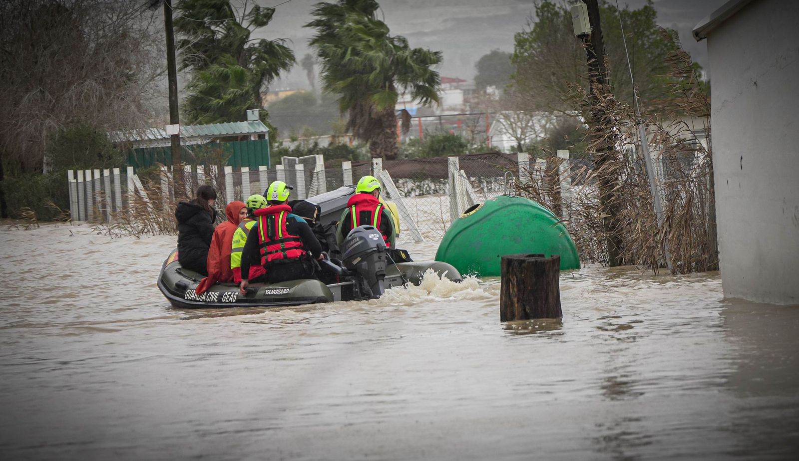 Así trabajan los grupos de élite de la Guardia Civil en las inundaciones en Jerez