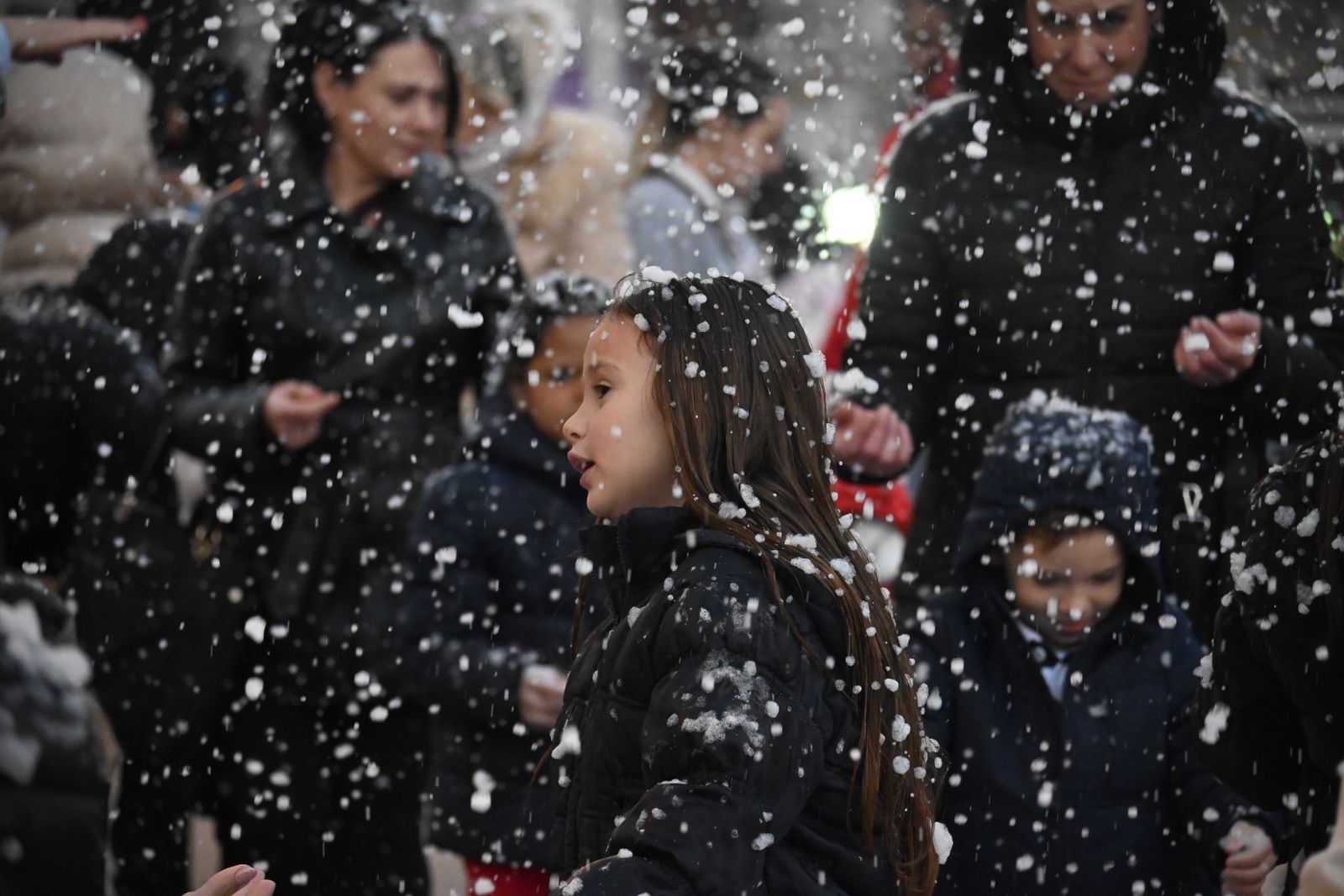 Las mejores fotografías de la nevada en el barrio de La Hispanidad