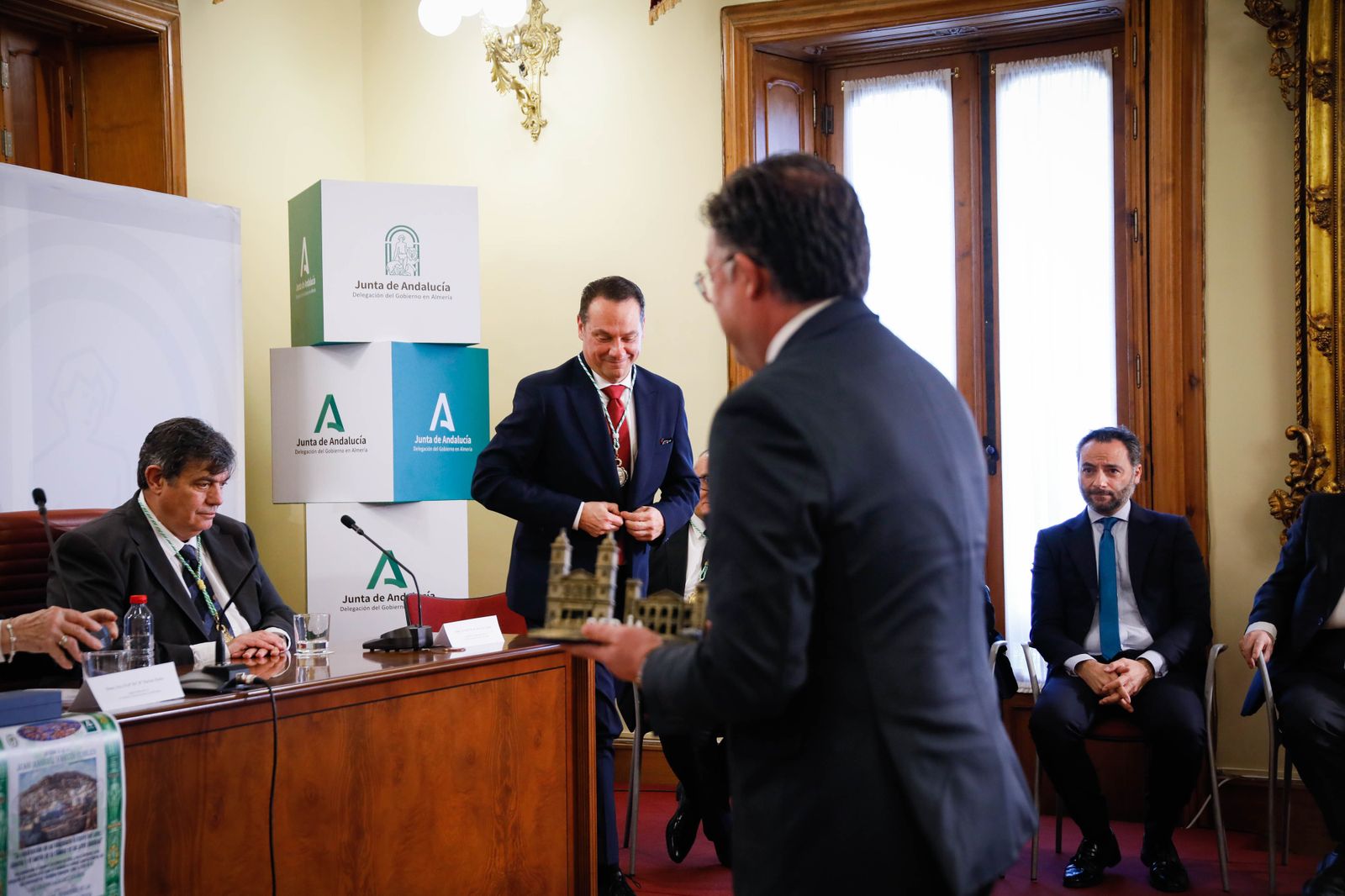 Juan Manuel Martín Robles ingresa como académico de Historia de Andalucía y te lo contamos en imágenes