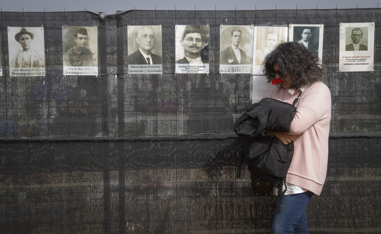 Cerrada la fosa común Pico Reja, todas las imágenes