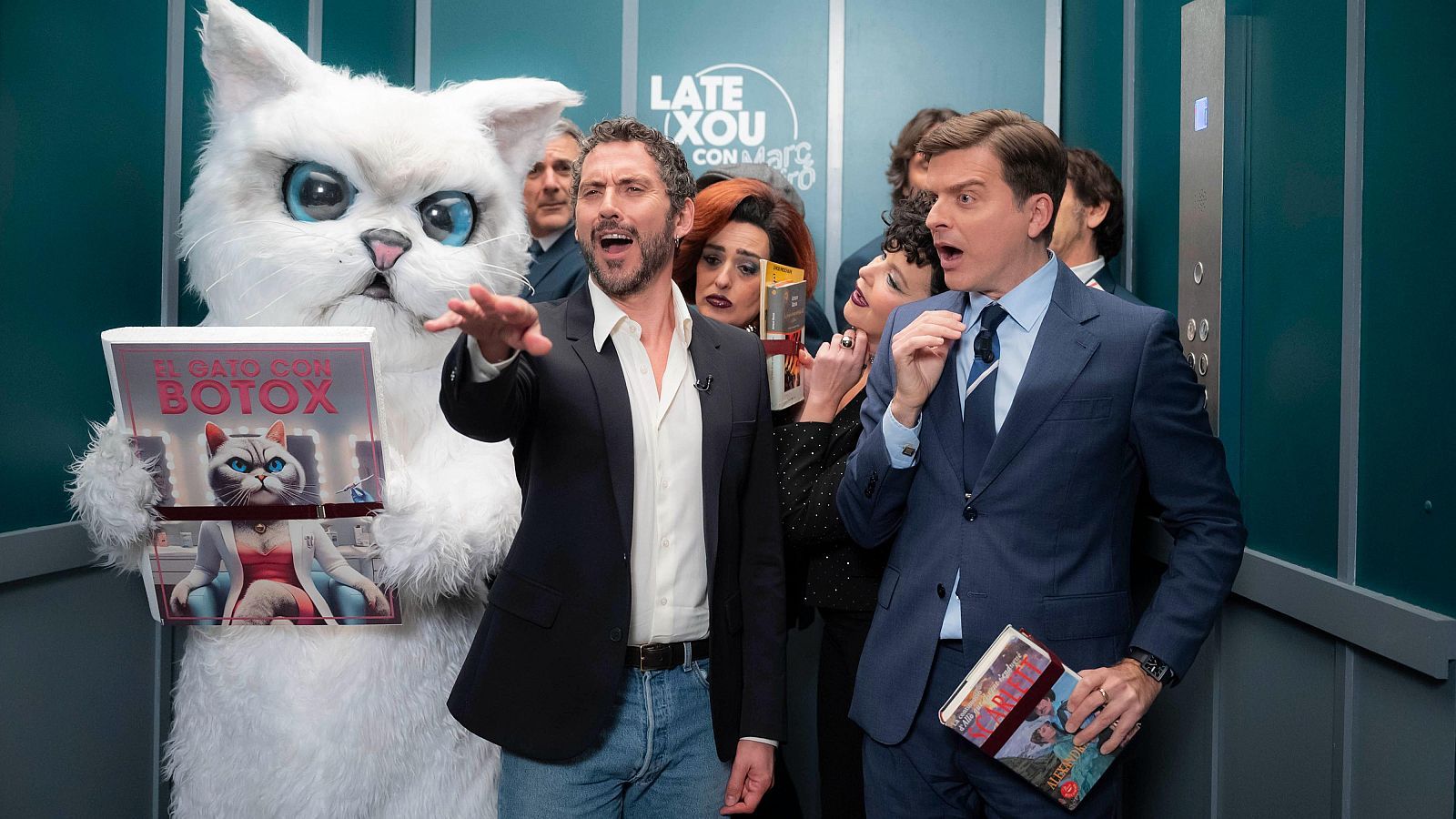 Paco León en su visita a 'Late Xou' con Marc Giró