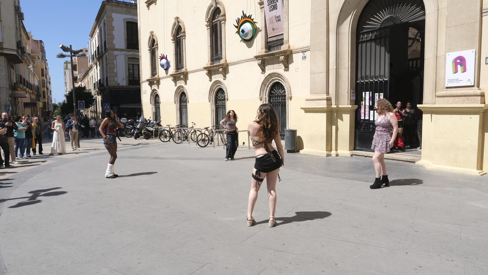 Lectura del manifiesto del Día Internacional contra la Homofobia en Almería, en imágenes