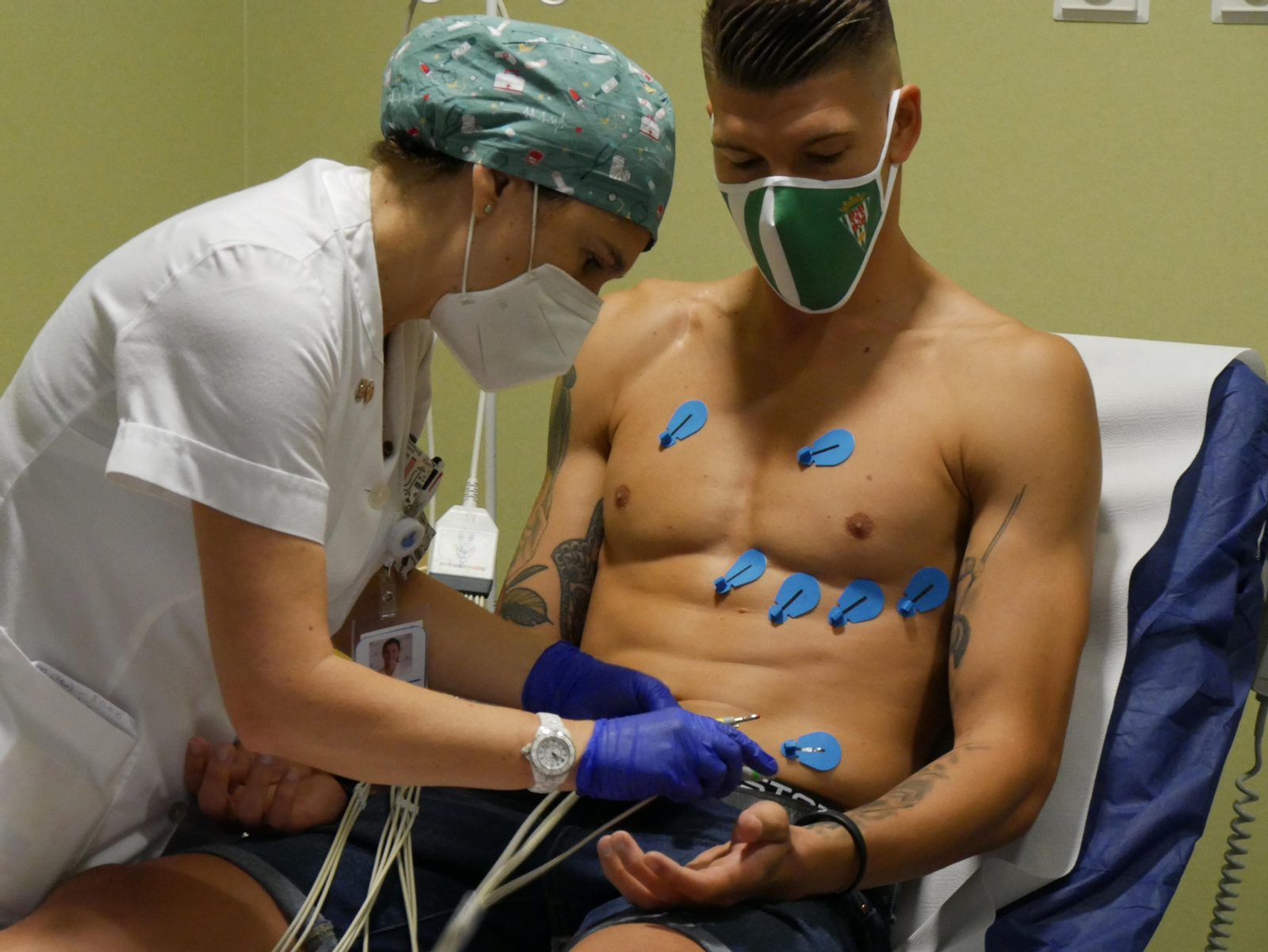 El Córdoba CF echa a andar: las fotos de los reconocimientos médicos