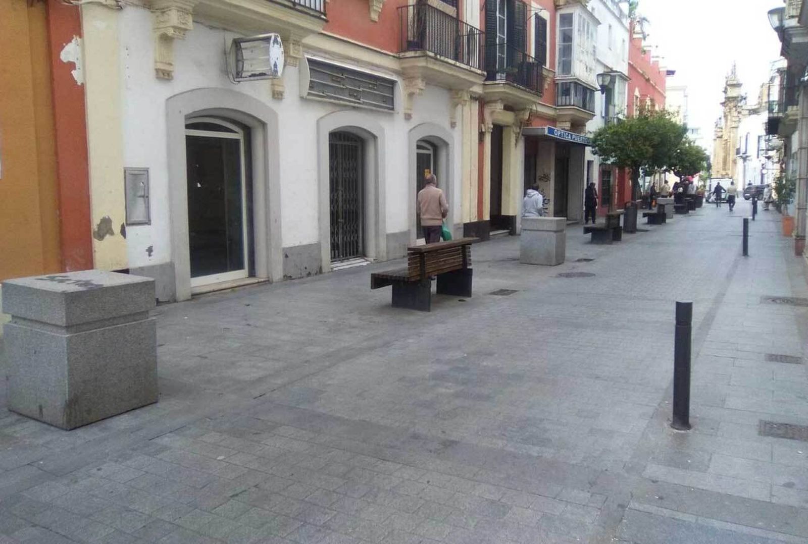 IU propone el cierre al tráfico de la calle Vicario.