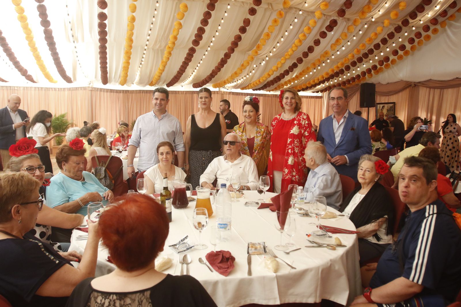 Las recepciones se hacen sitio en el lunes de la Feria de Córdoba, en imágenes