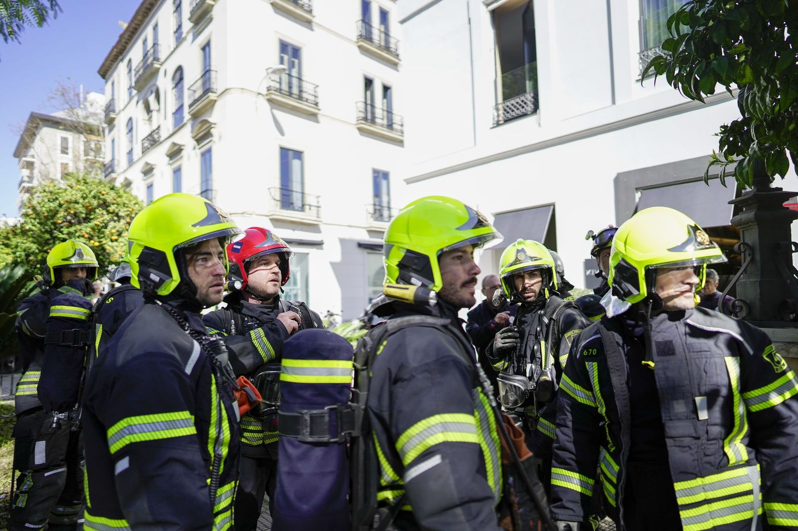 El simulacro de incendio organizado por el Servicio de Extinción de Incendios de los Bomberos, en imágenes