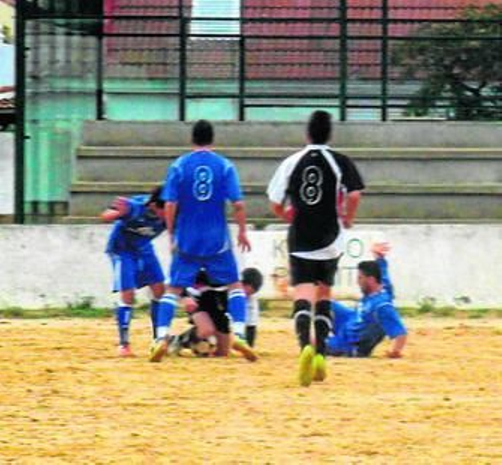 El Mazagón superó con facilidad al conjunto aracenense.