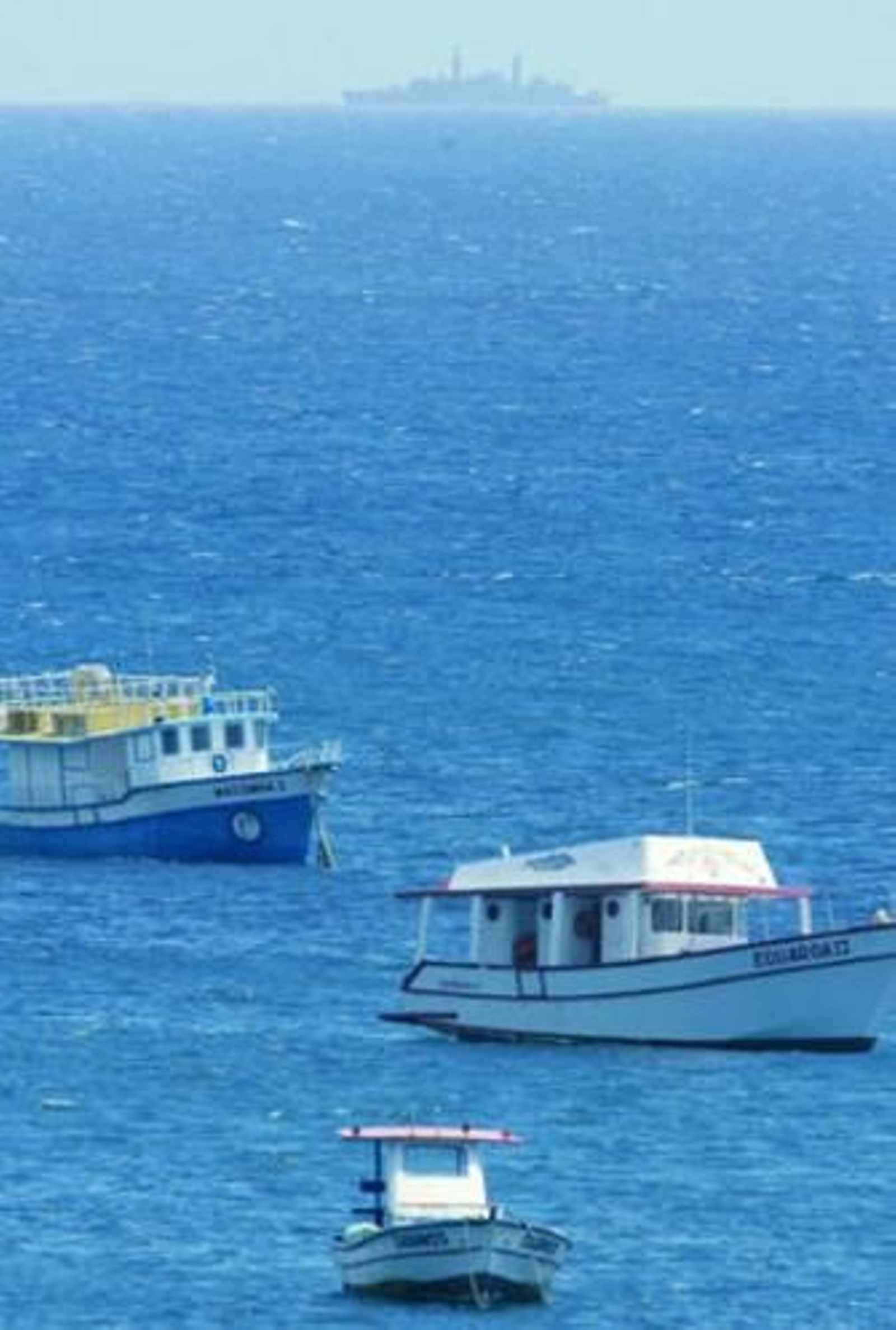 Navíos del Ejército brasileño operan en aguas del Atlántico.