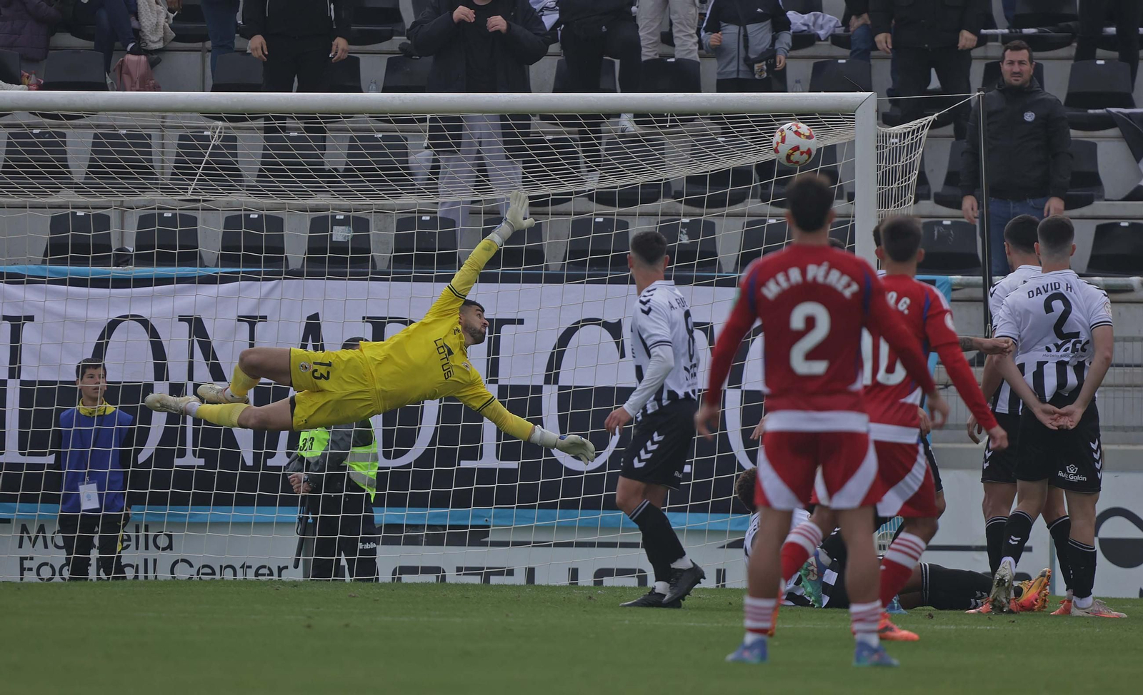Las mejores fotos del Balona - Recreativo de Granada de Segunda Federación
