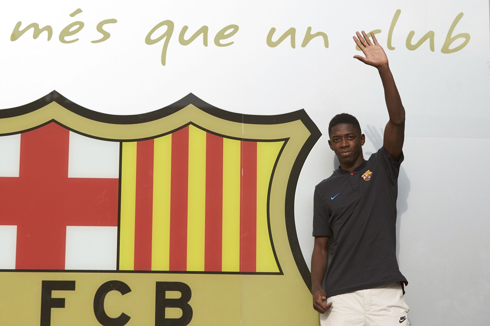 Messi regresa al 'falso nueve' para sostener al Barcelona