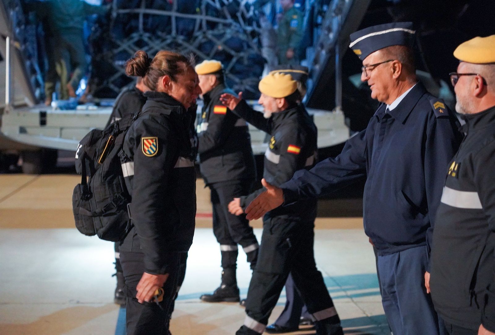 Fotos de la llegada de la UME a la Base de Morón tras regresar de Turquía