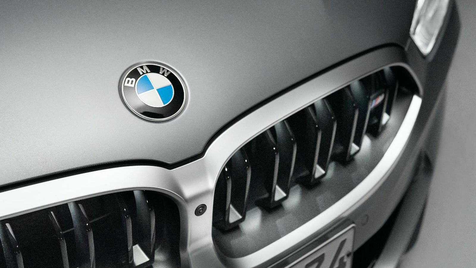 Cambia el diseño de la parrilla que, ahora, puede iluminarse a voluntad.