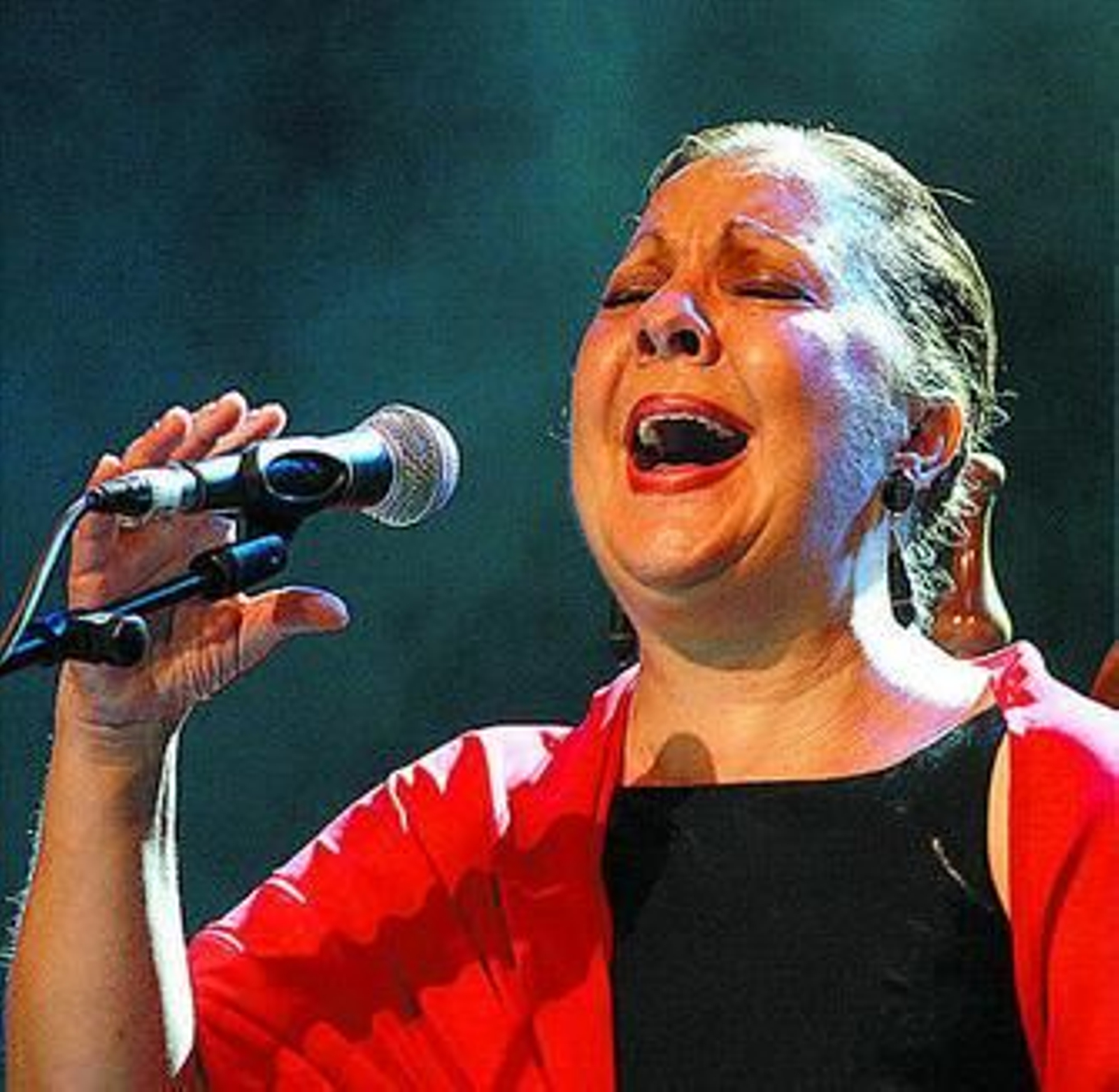 La cantaora Carmen Linares, durante una actuación en el Festival de Jimena.