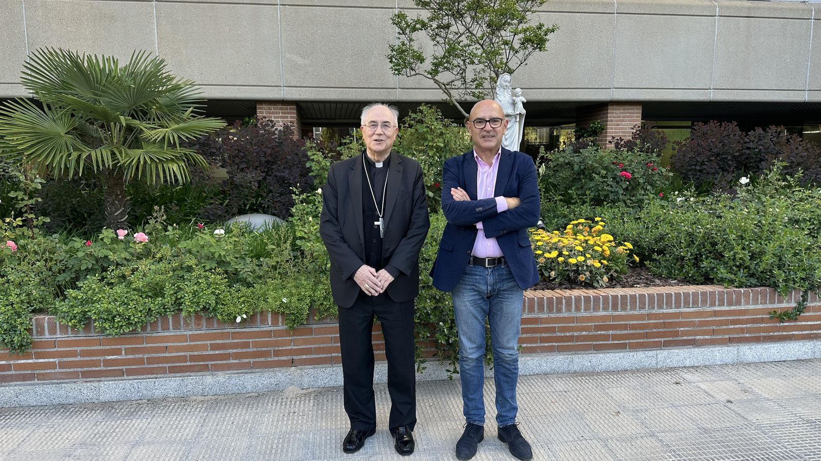 El Obispo Emérito antes de comenzar la entrevista