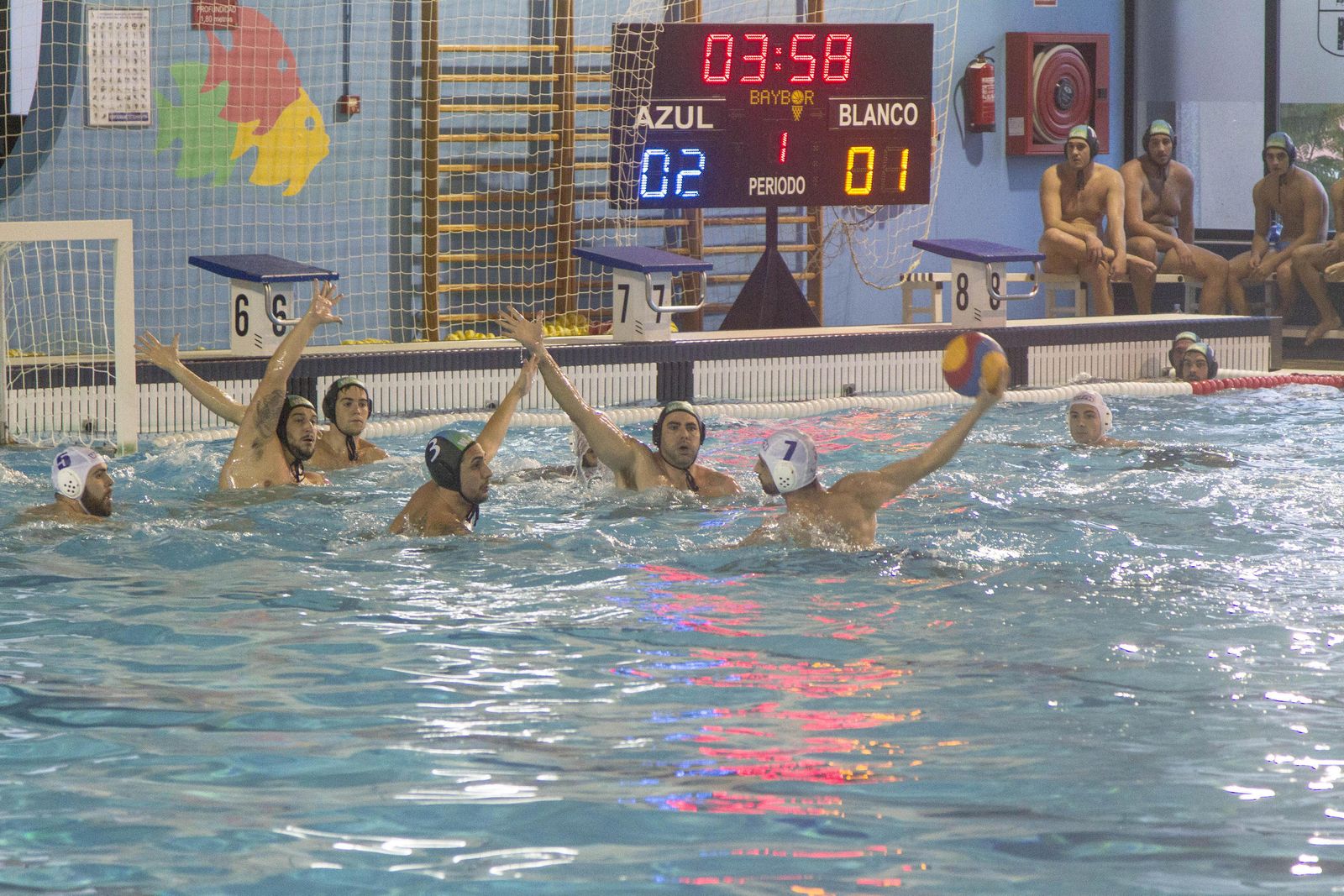 Un lance del partido entre el Dos Hermanas y el Granollers.