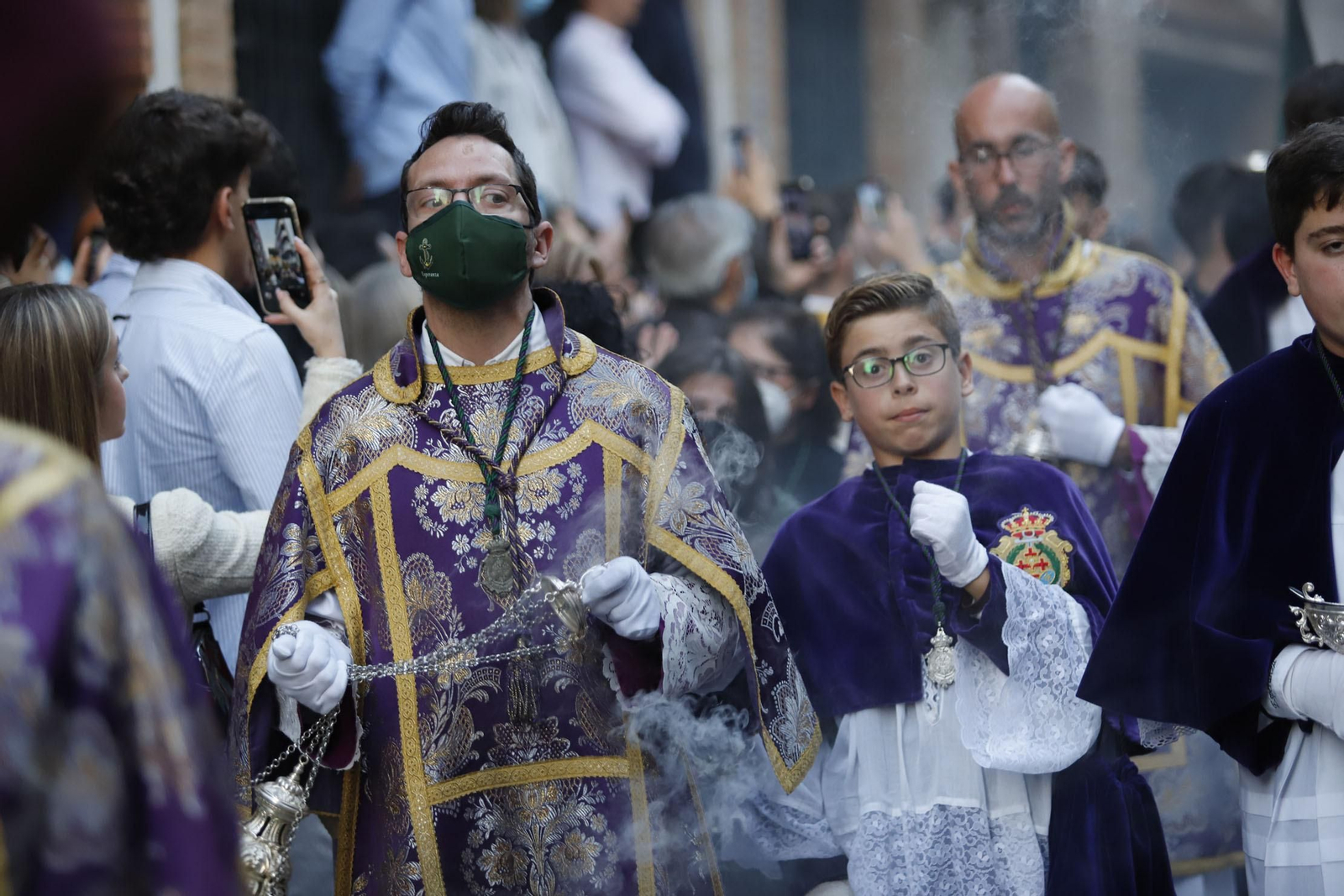 Imágenes de la estación de penitencia de la Hermandad de La Esperanza de Huelva