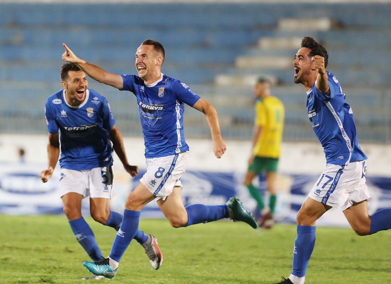 Juanca celebra el 1-0 a la UD Los Barrios.