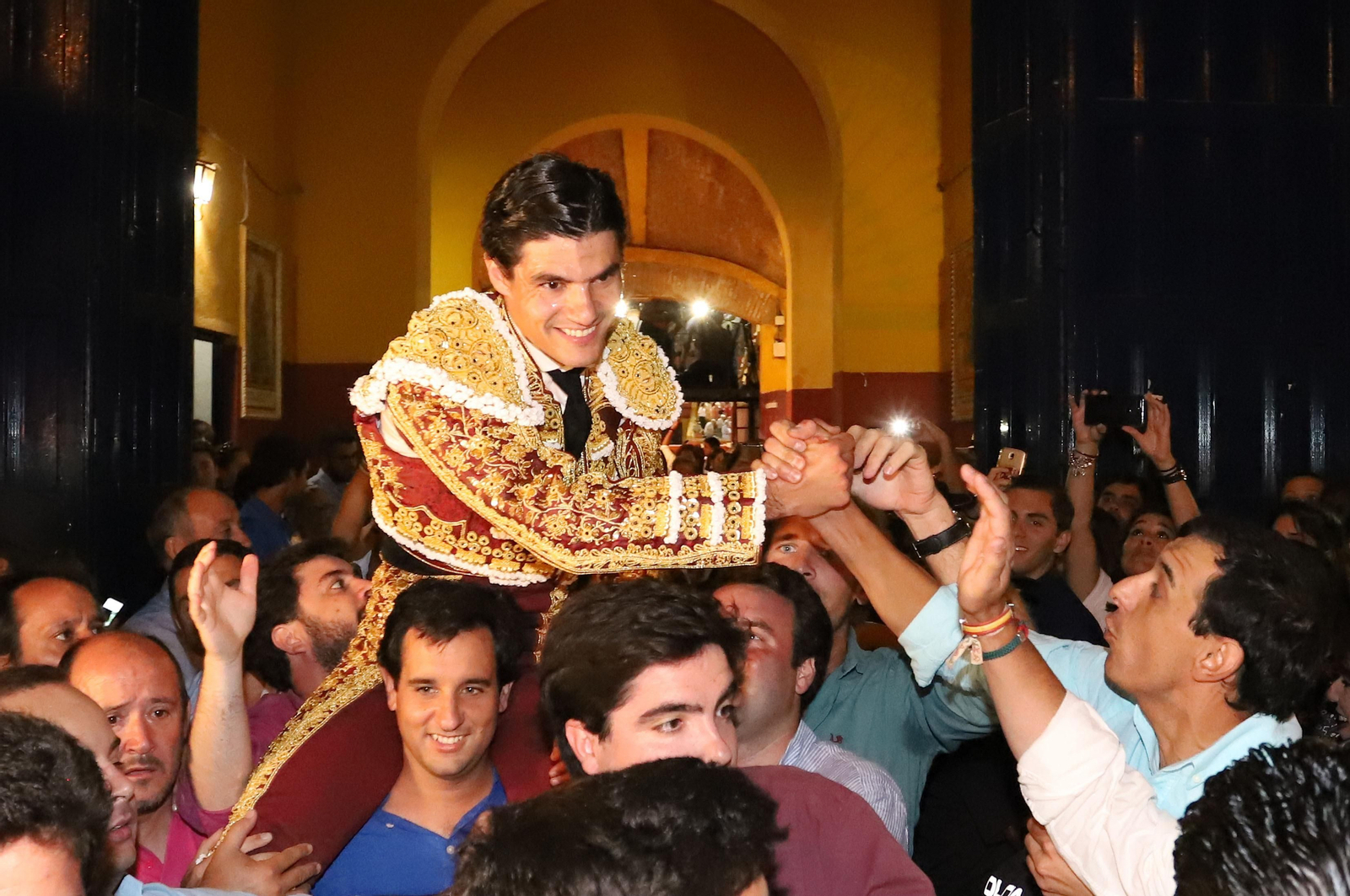 Imágenes de Morante de la Puebla, David de Miranda y Pablo Aguado en la Plaza de Toros La Merced