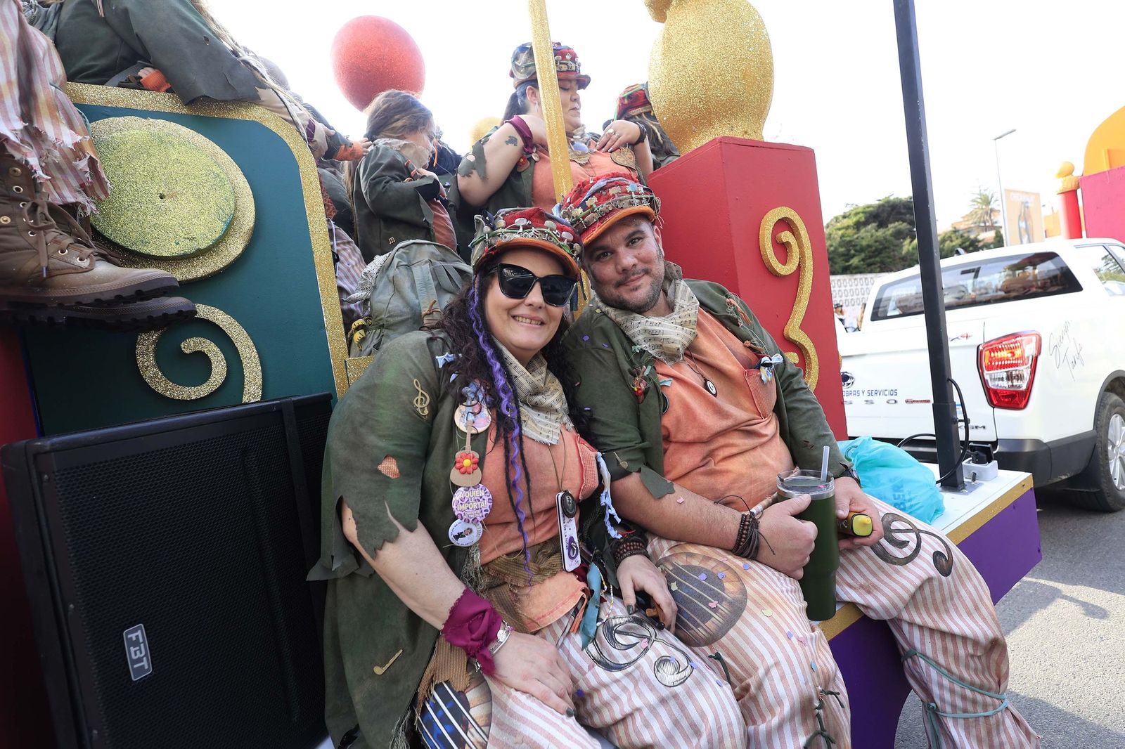 Búscate en las fotos del pasacalles del Carnaval de Tarifa 2026