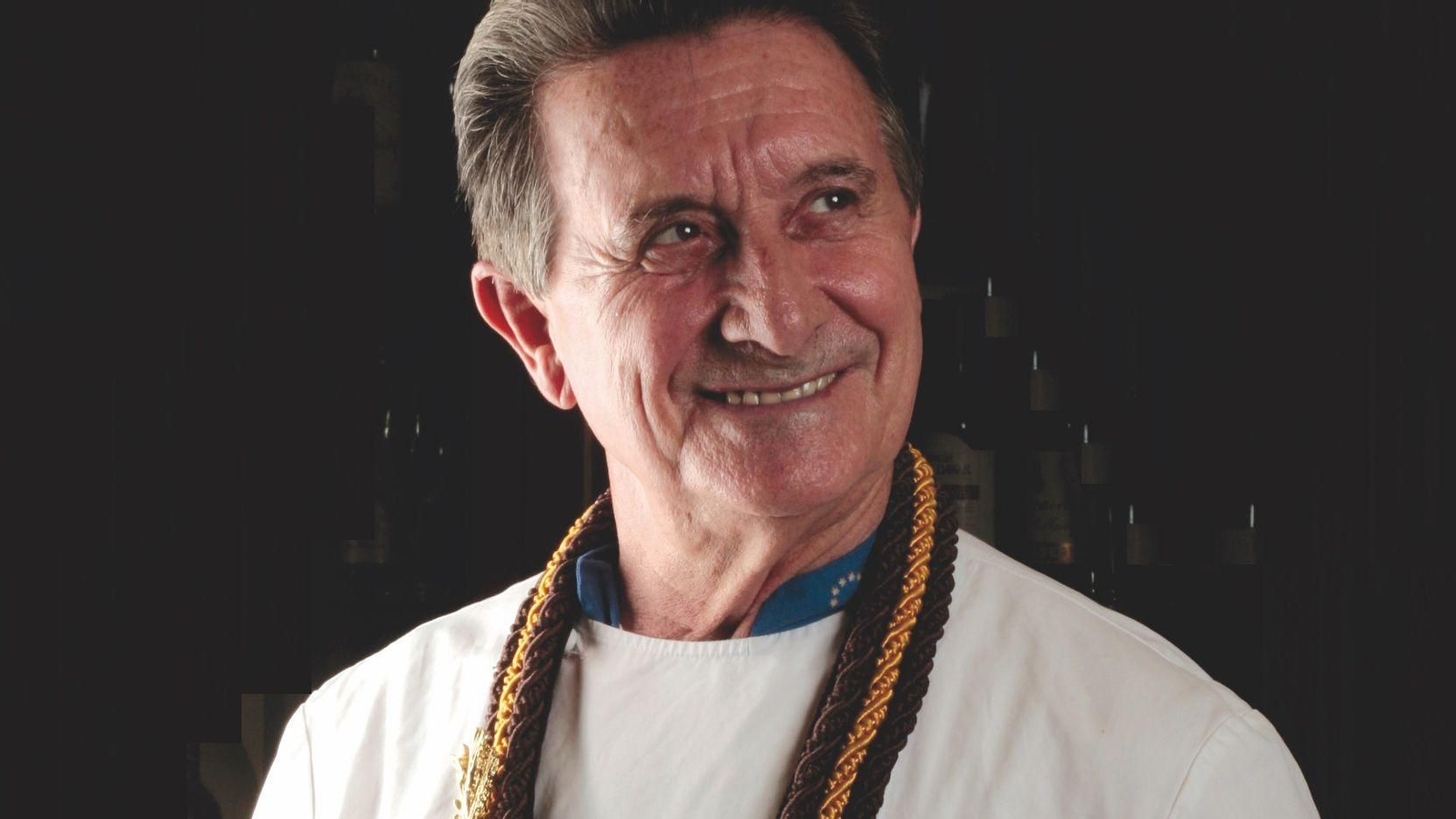 Santiago ha cerrado su emblemático restaurante en Marbella. Santiago ha cerrado su emblemático restaurante en Marbella.