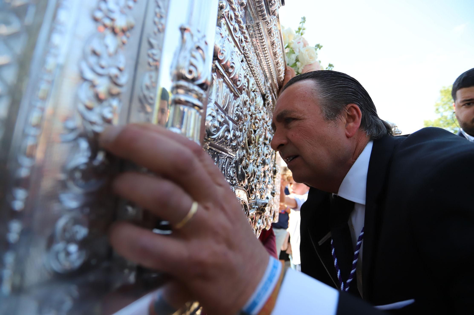 Imágenes del recorrido de la Hermandad del Cristo Cautivo de Huelva
