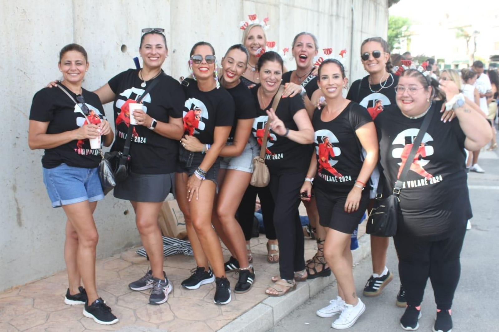 Búscate en el concierto solidario al que acudieron 10.000 personas en Ubrique