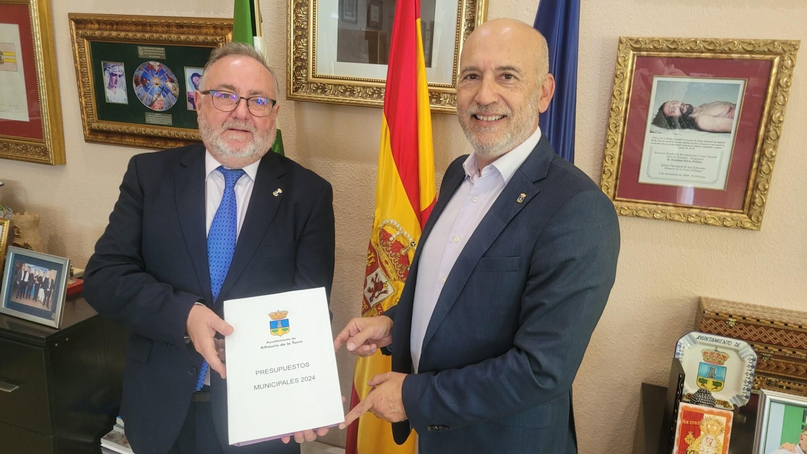 Joaquín Villanova y José Manuel de Molina presentan los presupuestos municipales. Joaquín Villanova y José Manuel de Molina presentan los presupuestos municipales.