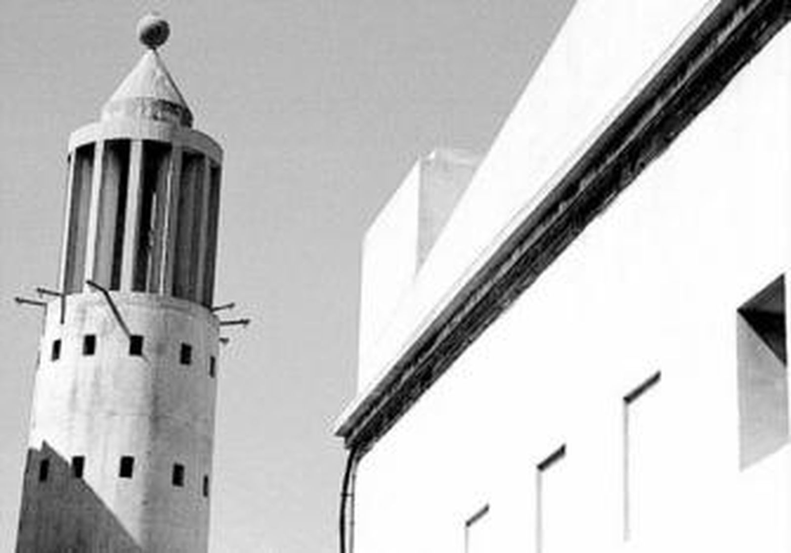 Un detalle del edificio Kursaal, diseñado por el artista Pérez Villalta.