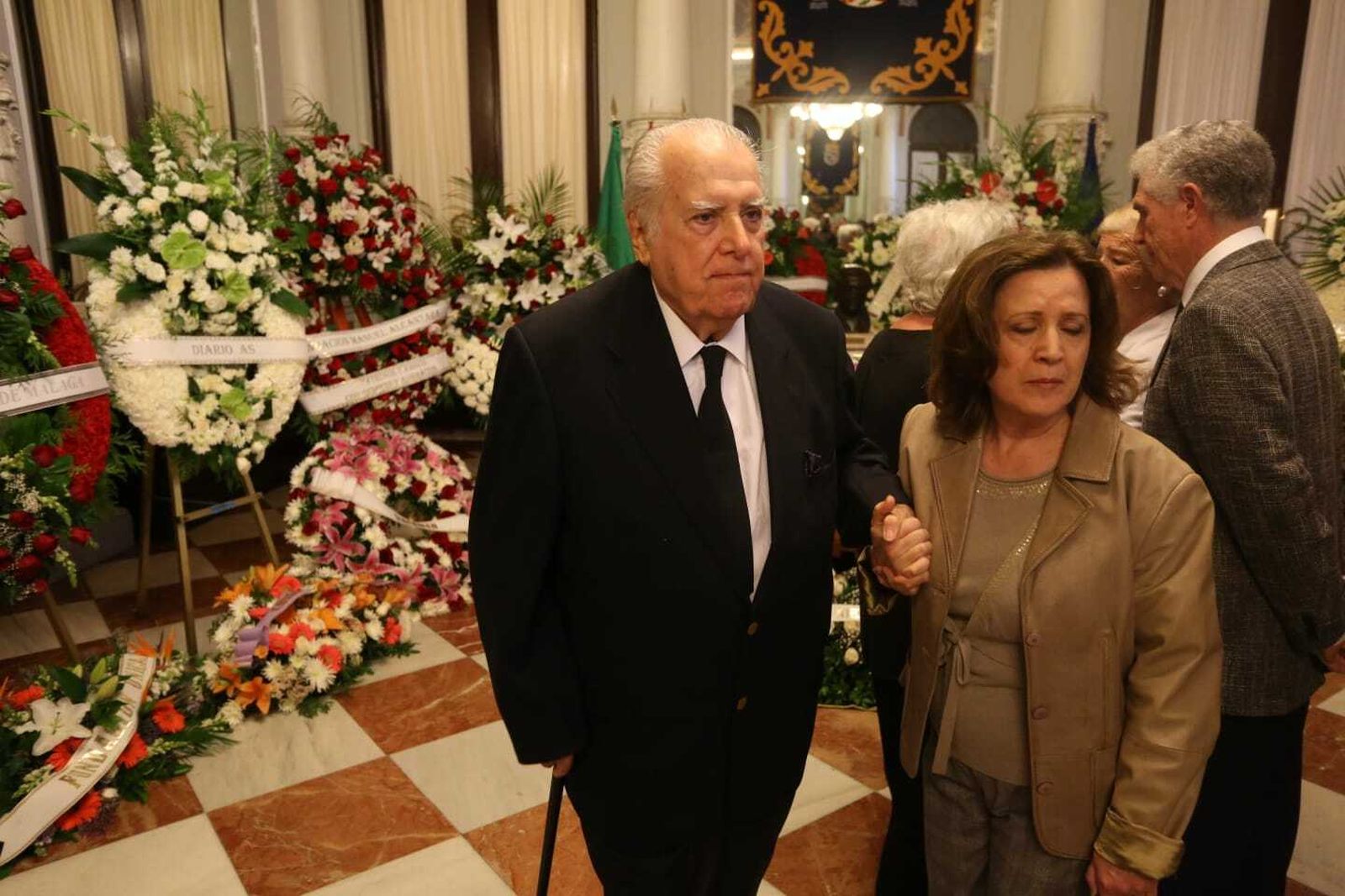 Fotos de la capilla ardiente de Manuel Alcántara