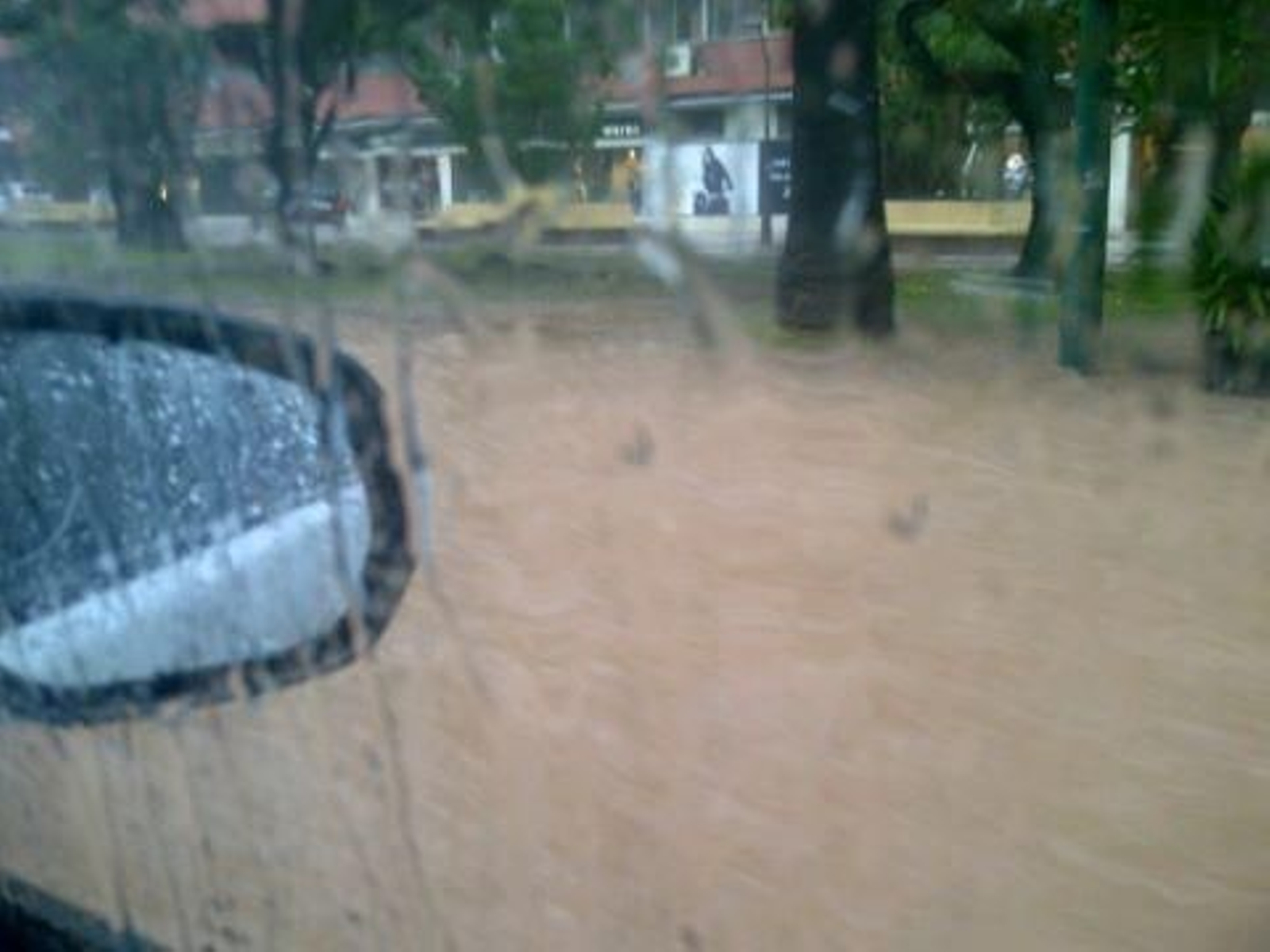 Inundaciones en la capital 

Foto: Twitter