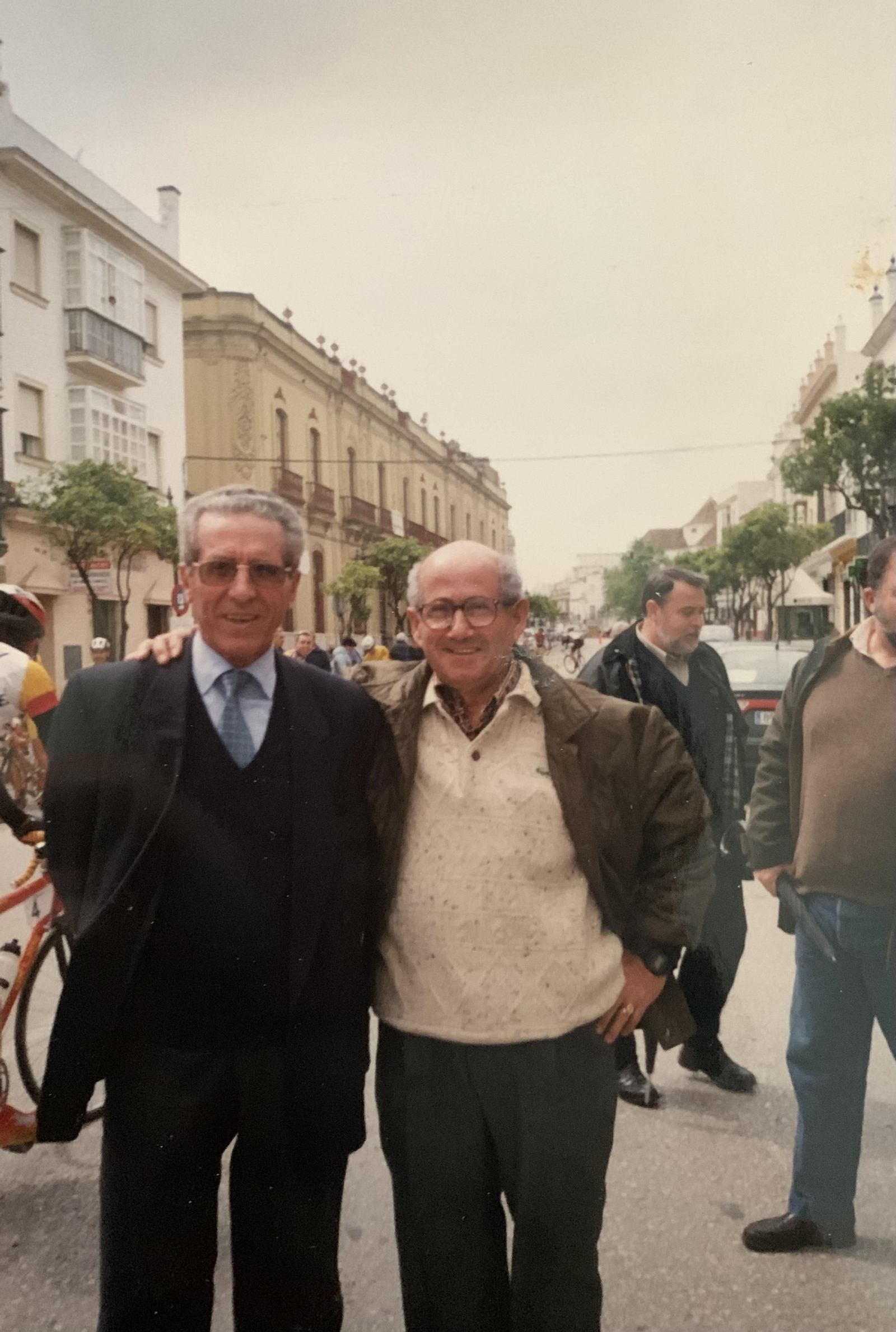 Bahamontes, en su última visita a Jerez a su gran amigo 'El Lecherito'.