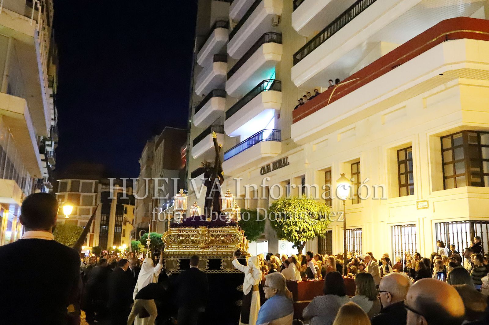 Imágenes de la procesión del Calvario de Huelva