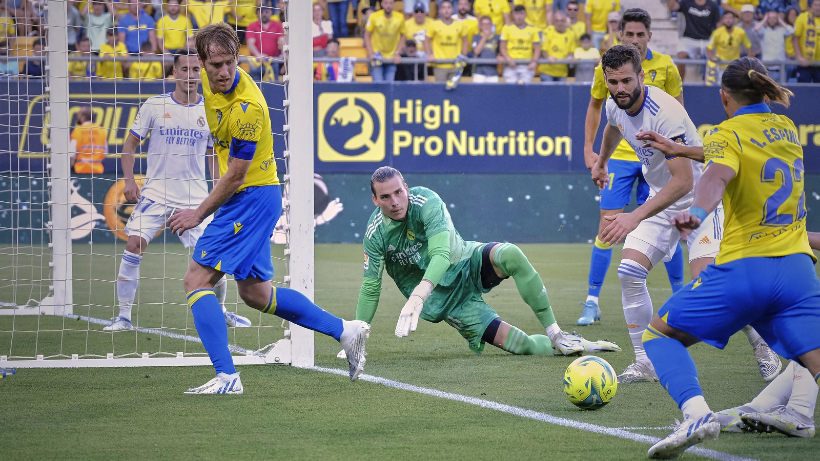 Ambiente  cadista durante el Cádiz CF - Real Madrid