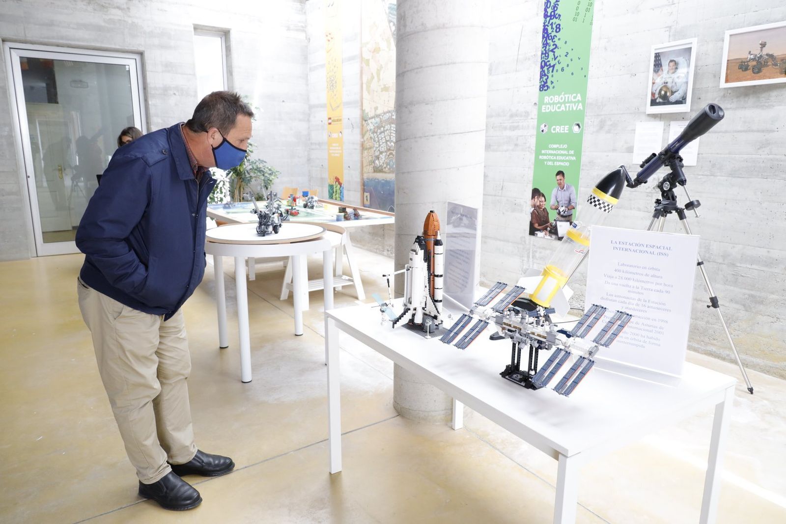 Costa Ballena acoge la exposición Complejo Internacional de Robótica Educativa y del Espacio.