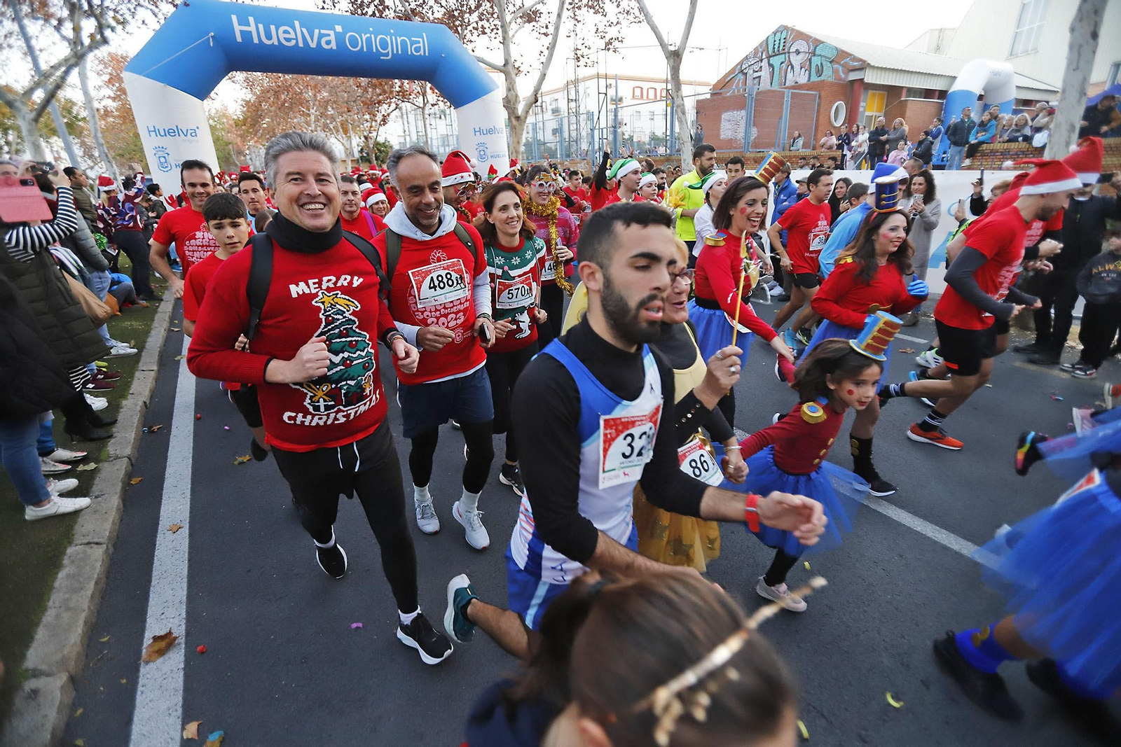 Imágenes de la XIII carrera de San Silvestre en Huelva