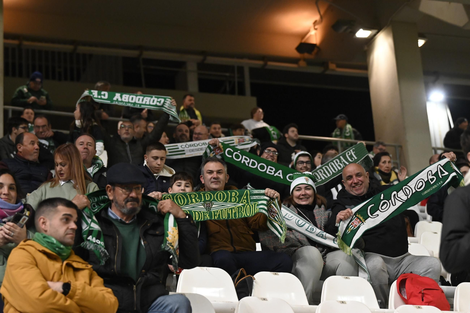 Las mejores fotos del gran ambiente en El Arcángel para el Córdoba CF - Eibar Las mejores fotos del gran ambiente en El Arcángel para el Córdoba CF - Eibar