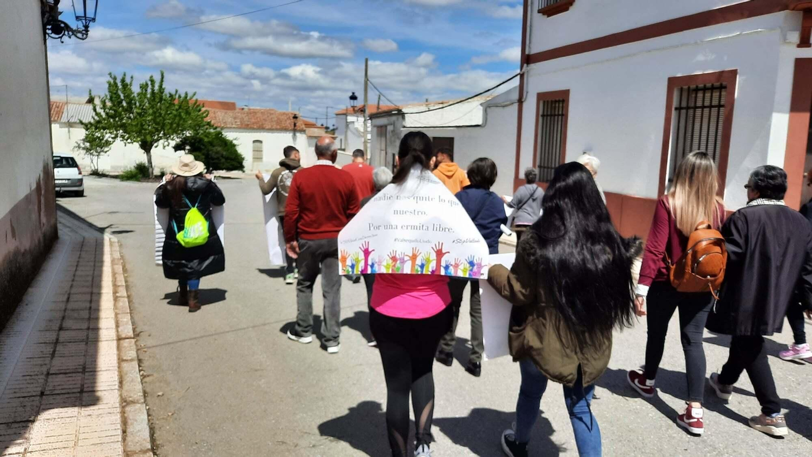 La protesta en Valsequillo contra el cierre del paso a la ermita de la Virgen de Fátima, en imágenes