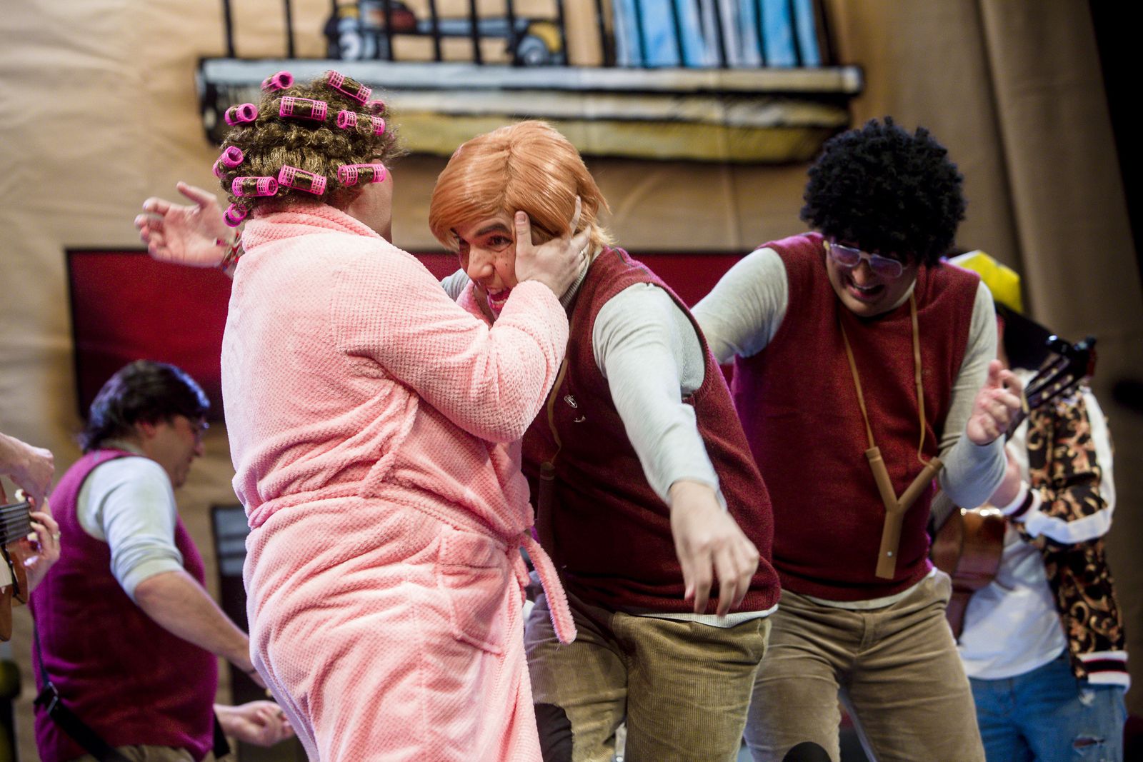 Cuéntame qué nos pasó.