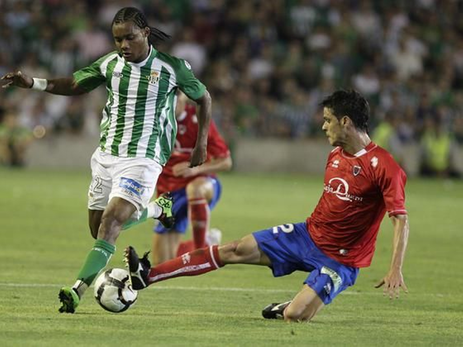 Pavone y Jonathan Pereira dan al Betis tres valiosos puntos para el ascenso.

Foto: Antonio Pizarro