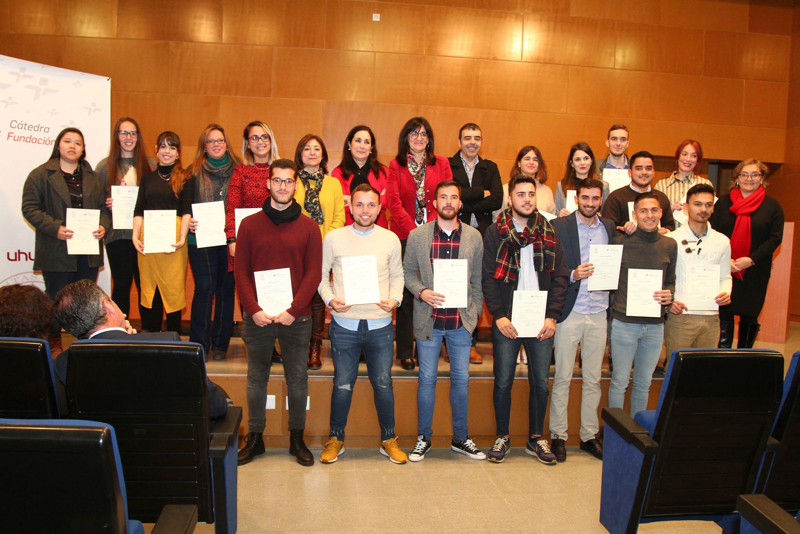 entrega los Premios 'Alumno 10c' de la cátedra Fundación Cepsa