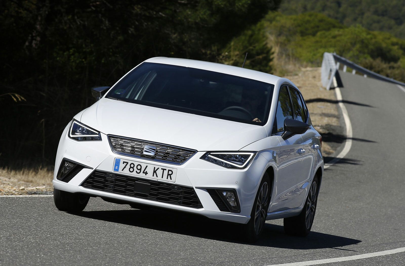 El blanco es el color de coche más elegido de todo el mundo