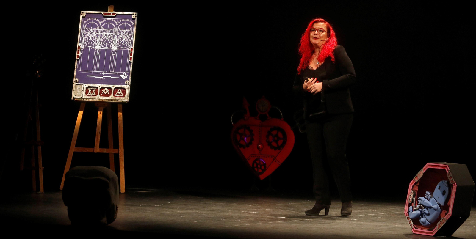 Clara Grima, durante su participación en 'Las que cuentan la ciencia'.