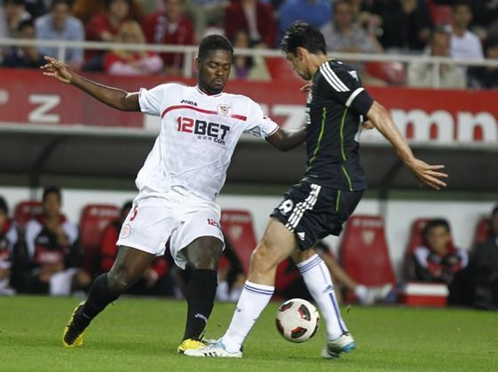 El Sevilla cae estrepitosamente ante el Real Madrid en el Sánchez Pizjuán (2-6). / Antonio Pizarro