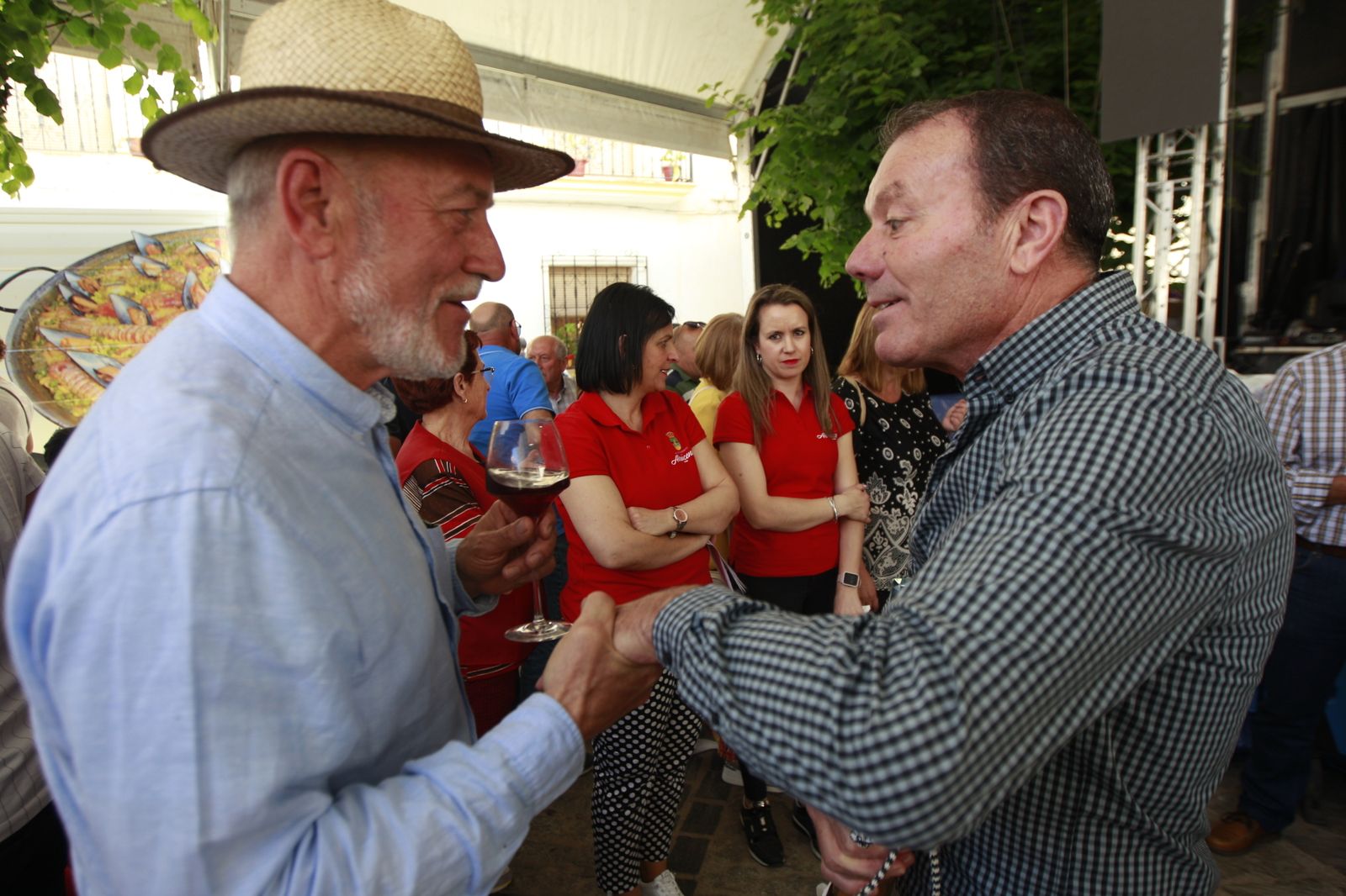 Imágenes de las Fiestas de Abrucena: concurso de mostos, encierro infantil y migas populares