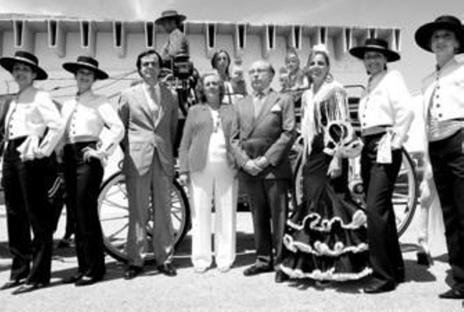 José María Ruiz-Mateos y Teresa Rivero, junto con sus hijos Alfonso, Paloma y Nuria, y tres de sus nietas.