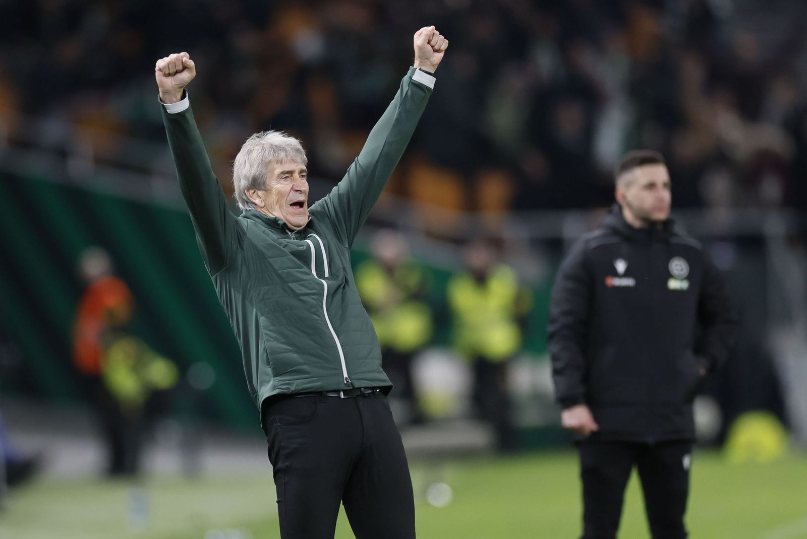 Manuel Pellegrini celebra uno de los goles conseguidos ante el Villarreal el pasado sábado.