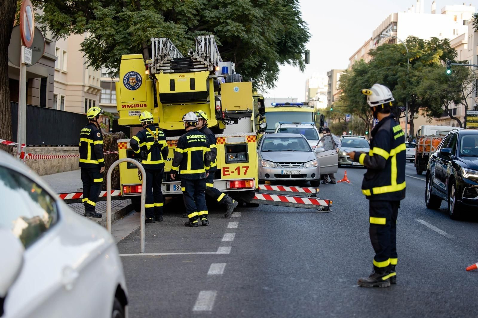 Así ha quedado el techo de la iglesia de Las Esclavas de Cádiz.